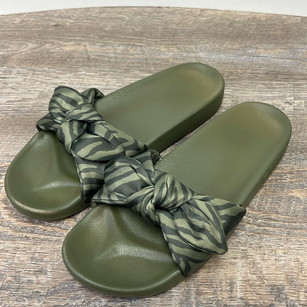 Victoria's Secret Pink Satin Bow Strap Slides Sandals “Vintage Green" Tiger